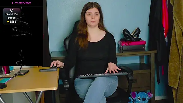 TreeJeanne online show from 12/18/25, 02:43