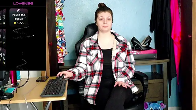 TreeJeanne online show from 12/21/25, 03:47