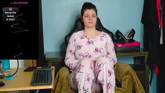 TreeJeanne online show from 12/01/25, 02:45