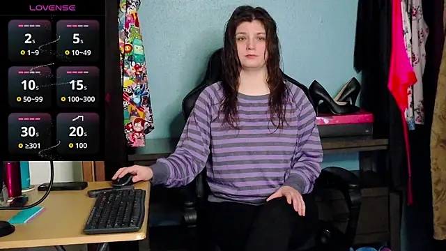 TreeJeanne online show from 12/22/25, 03:23