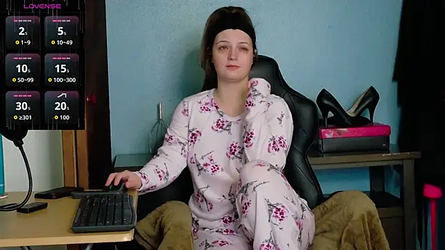 TreeJeanne online show from 10/12/25, 02:57