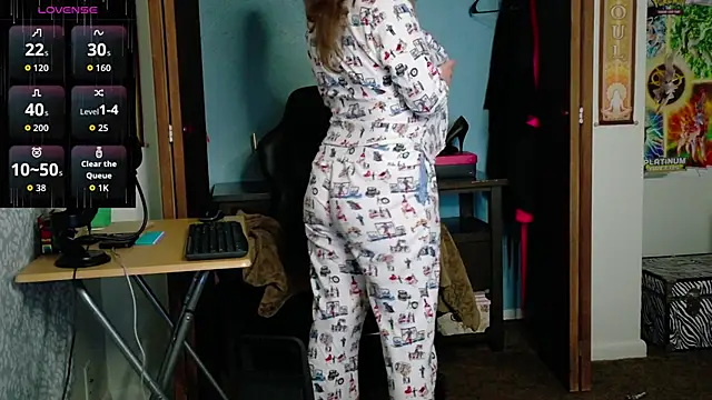 TreeJeanne online show from 10/11/25, 04:24