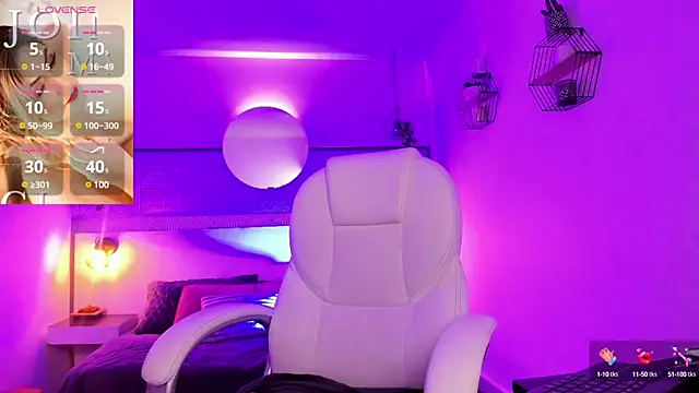 Melanie silver  online show from 03/08/25, 10:24