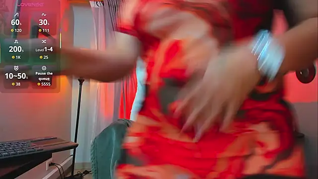 Melanie silver  online show from 10/02/25, 09:07