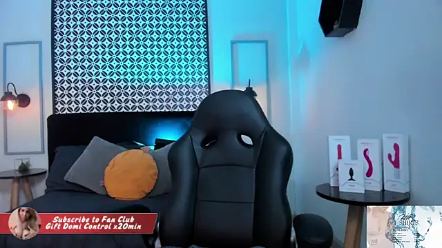 Melanie silver  online show from 11/29/25, 10:21