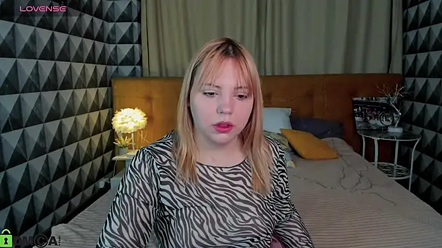 Stacy Luv online show from 09/15/25, 12:33