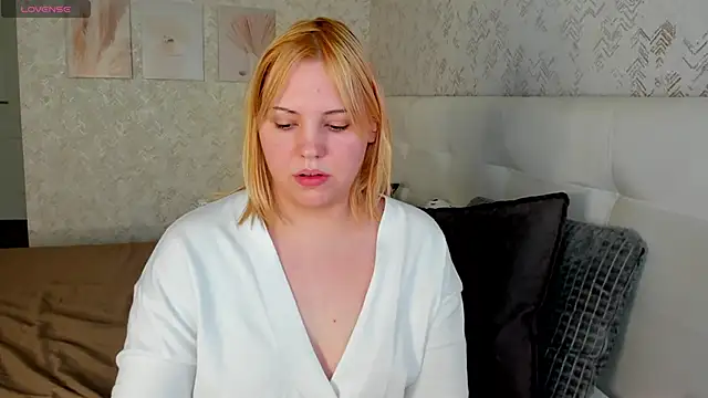 Stacy Luv online show from 10/29/25, 05:06