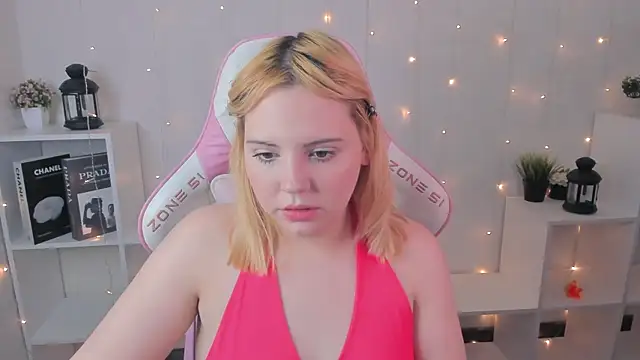 Stacy Luv online show from 12/02/25, 09:11