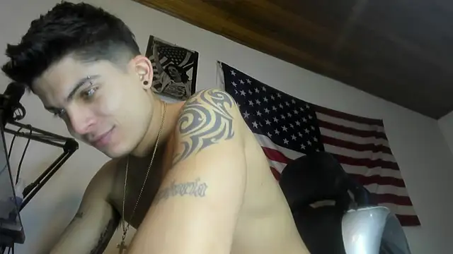 Snapshot of charlie_hotxxx chatting on 01/10/26, 10:27 charlie hotxxx online show from 01/10/26, 10:27