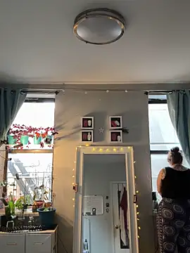 sylviahhh online show from 03/31/26, 10:45