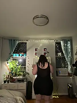 sylviahhh online show from 06/30/26, 01:49