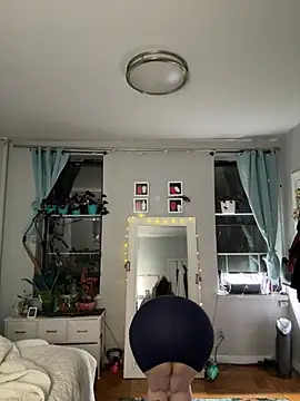 sylviahhh online show from 04/15/26, 12:49