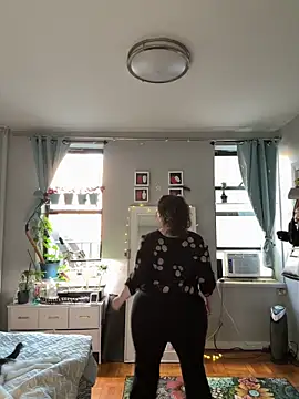 sylviahhh online show from 06/03/26, 10:47