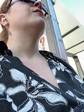 sylviahhh online show from 06/05/26, 11:27