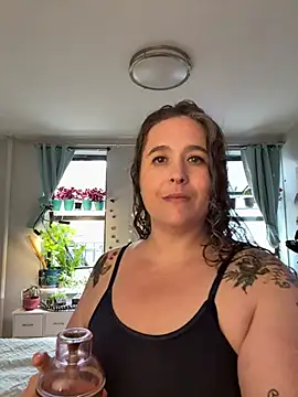 sylviahhh online show from 07/07/26, 10:24