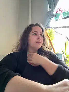 sylviahhh online show from 06/17/26, 03:22