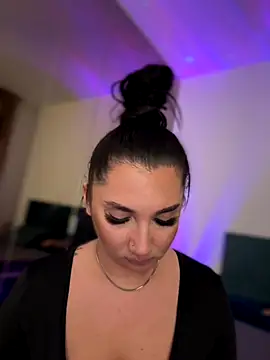 babyyboomm online show from 11/18/25, 02:27