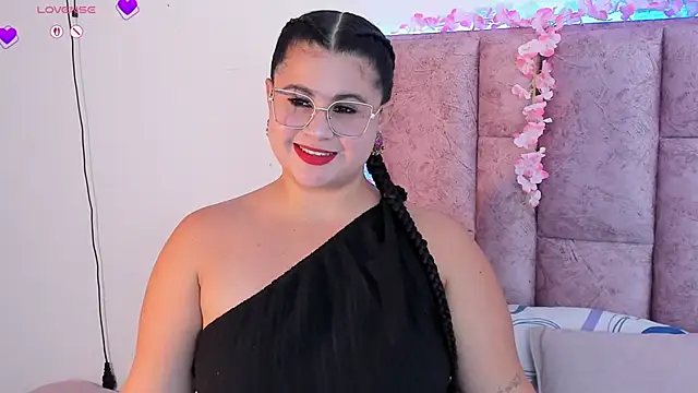 miahkumar online show from 05/23/26, 07:02