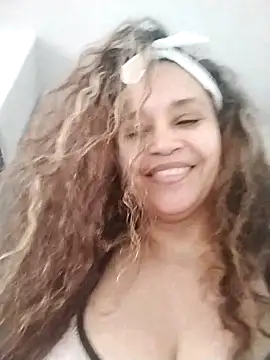 Snapshot of Alma_Sexyy chatting on 03/21/25, 02:29 Alma Sexyy online show from 03/21/25, 02:29