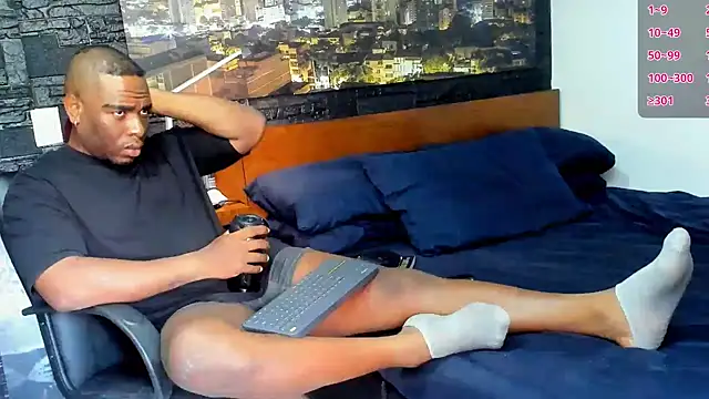 Snapshot of thomas_santtos1 chatting on 02/27/25, 12:45 thomas santtos1 online show from 02/27/25, 12:45