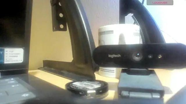 Snapshot of thomas_santtos1 chatting on 06/13/26, 04:10 thomas santtos1 online show from 06/13/26, 04:10