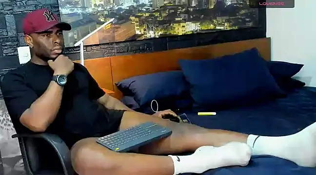 Snapshot of thomas_santtos1 chatting on 03/09/25, 12:00 thomas santtos1 online show from 03/09/25, 12:00