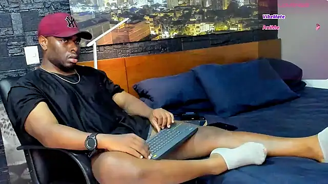 Snapshot of thomas_santtos1 chatting on 03/03/25, 12:23 thomas santtos1 online show from 03/03/25, 12:23