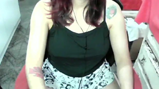 Snapshot of ManuEscarlate13 chatting on 02/25/26, 04:01 ManuEscarlate13 online show from 02/25/26, 04:01