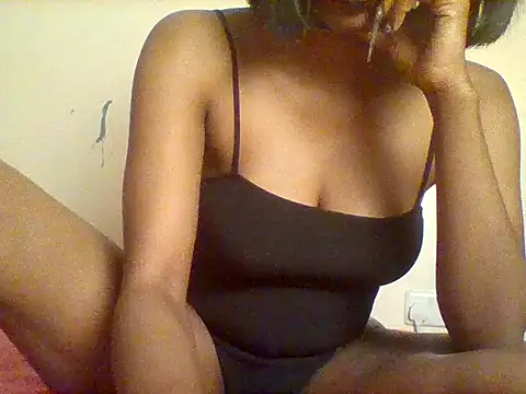 Snapshot of Queeen_model chatting on 04/26/26, 01:47 Queeen model online show from 04/26/26, 01:47