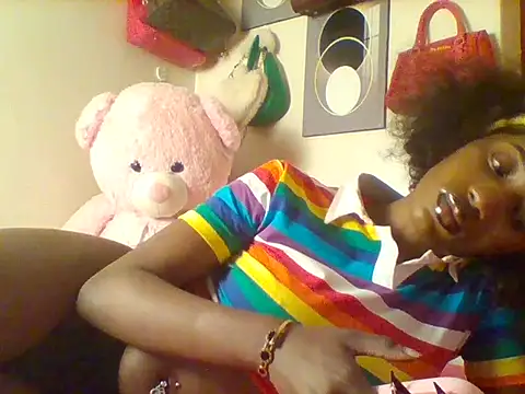 Snapshot of Queeen_model chatting on 10/10/25, 05:14 Queeen model online show from 10/10/25, 05:14