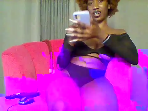 Snapshot of Queeen_model chatting on 02/24/25, 09:30 Queeen model online show from 02/24/25, 09:30