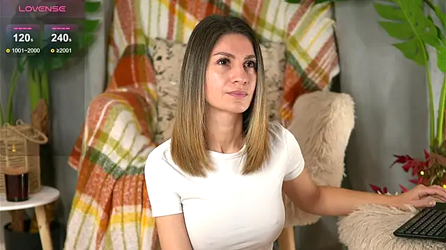 JuliaRichard online show from 11/14/25, 07:01