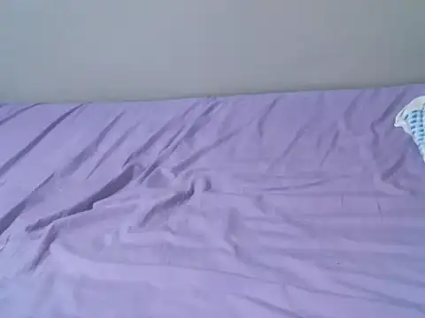 femaqueen online show from 10/28/25, 08:08