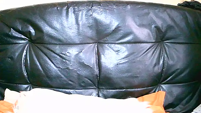 Snapshot of Bustypillows chatting on 06/18/26, 06:45 Bustypillows online show from 06/18/26, 06:45