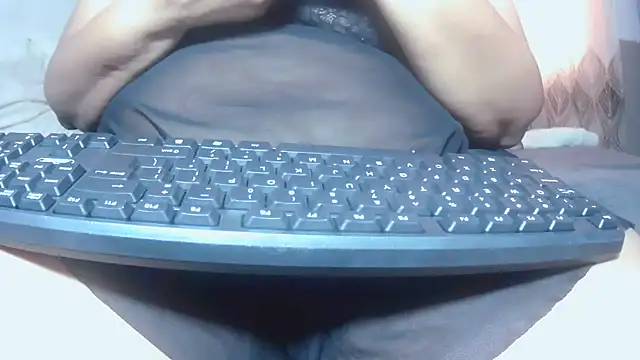 Snapshot of BustyThickyAss chatting on 01/13/26, 07:34 BustyThickyAss online show from 01/13/26, 07:34