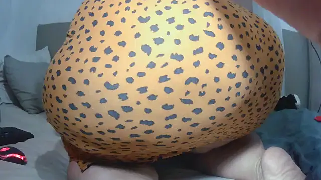 BustyThickyAss online show from 10/01/25, 05:50