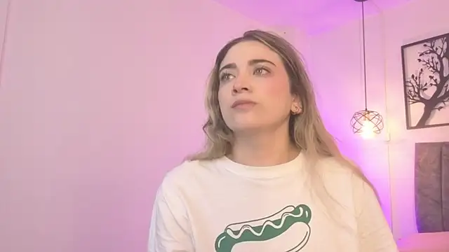 Snapshot of Andy_and_emma chatting on 02/01/26, 12:36 Andy and emma online show from 02/01/26, 12:36