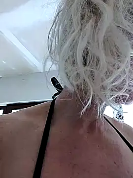 Snapshot of Tinuus chatting on 03/08/25, 01:25 Tinuus online show from 03/08/25, 01:25