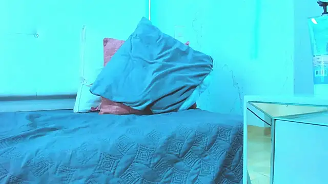 Little Jenni online show from 04/18/26, 01:46