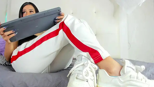 Little Jenni online show from 10/25/25, 01:56