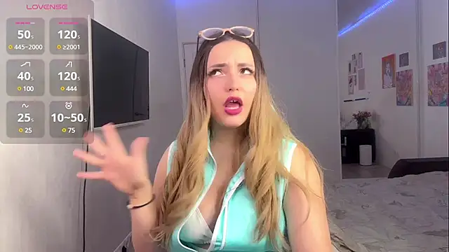 HoneySweetBee online show from 02/08/25, 03:19