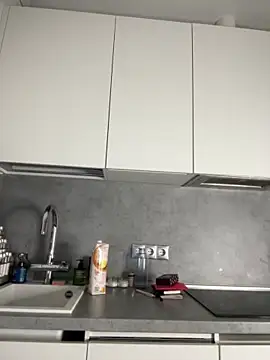 HoneySweetBee online show from 04/04/26, 08:37