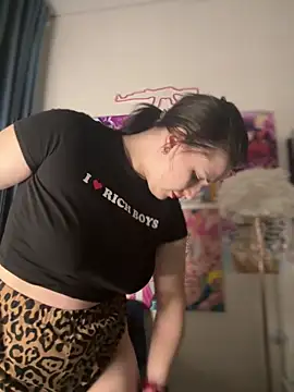 HoneySweetBee online show from 04/06/26, 09:49