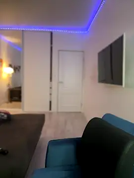 HoneySweetBee online show from 11/23/25, 02:10