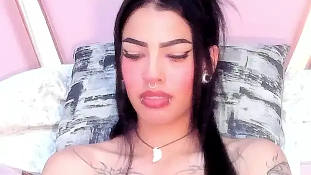 Snapshot of Eva_Benely chatting on 01/16/25, 01:48 Eva Benely online show from 01/16/25, 01:48