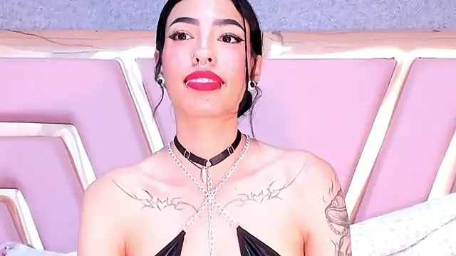 Snapshot of Eva_Benely chatting on 01/22/25, 10:40 Eva Benely online show from 01/22/25, 10:40