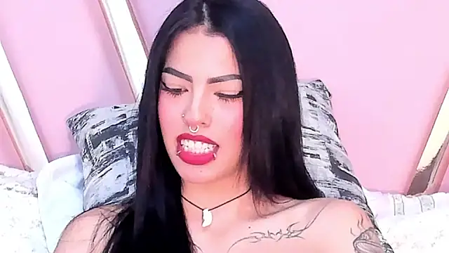 Snapshot of Eva_Benely chatting on 01/27/25, 03:47 Eva Benely online show from 01/27/25, 03:47