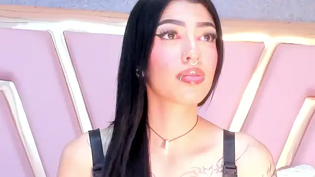 Snapshot of Eva_Benely chatting on 01/15/25, 06:43 Eva Benely online show from 01/15/25, 06:43