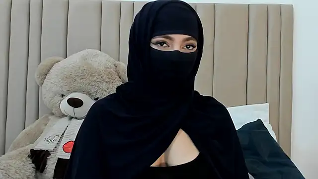 izadii online show from 12/15/25, 06:47