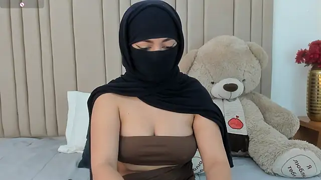 izadii online show from 04/14/26, 06:46